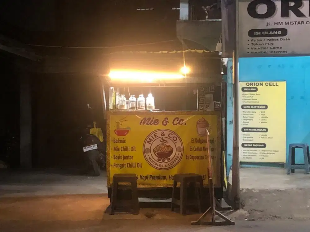Rombong jualan makanan dan minuman