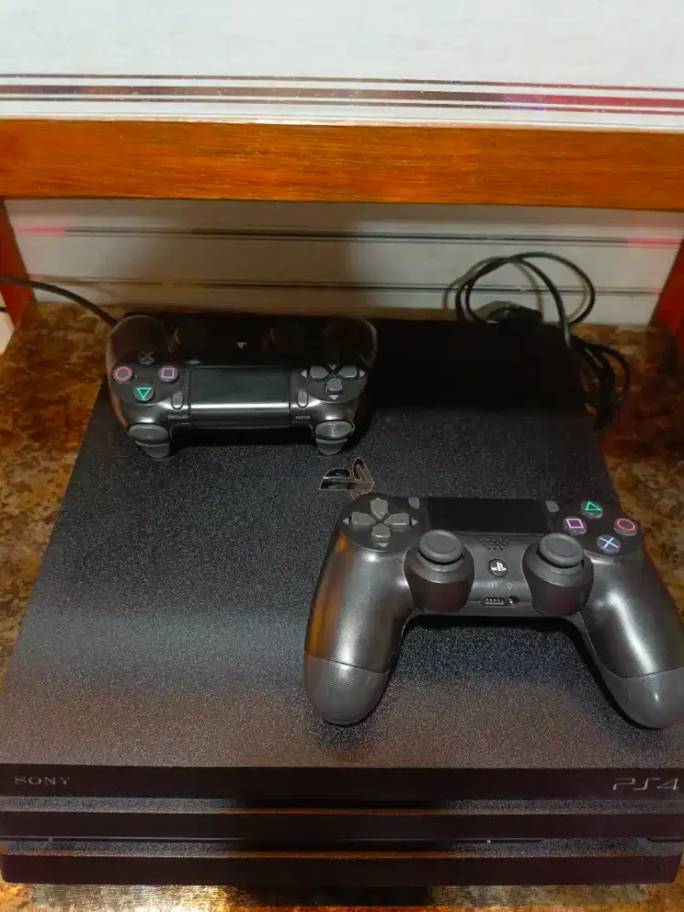 PS 4 PRO 1Tb CUH-71