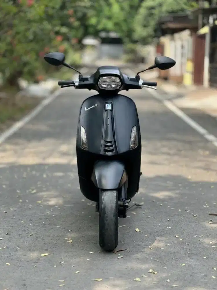 VESPA SPRINT LIMITED NOTTE 2019 HITAM - TERMURAH