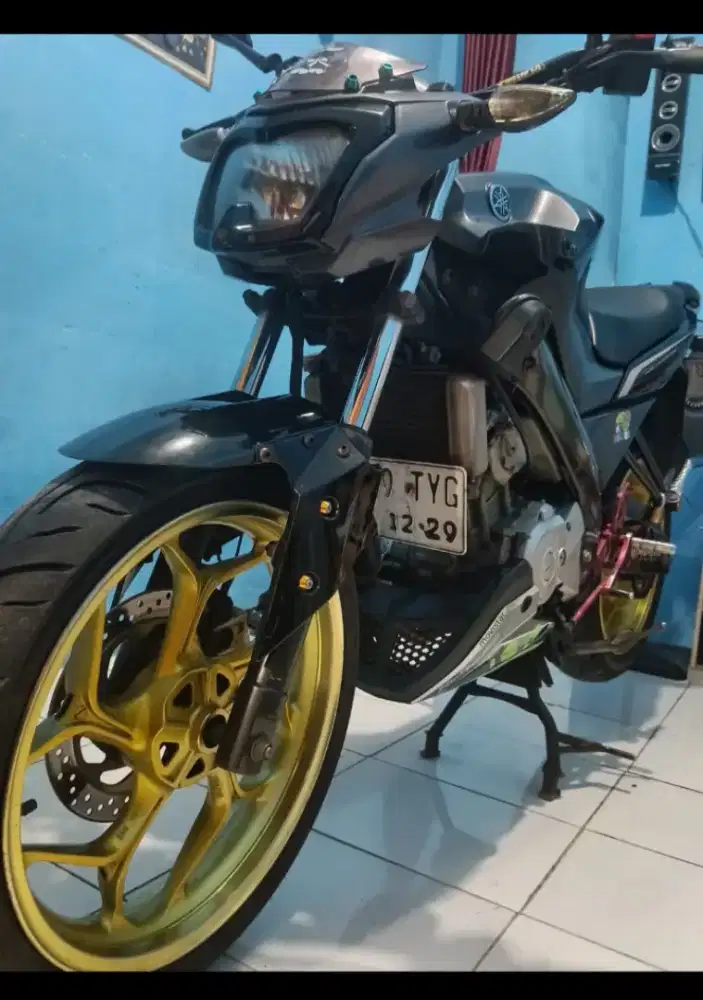 Yamaha vixion 2013 cakep mulus lengkap