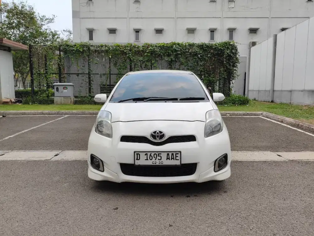 Toyota Yaris E matic 2012 putih
