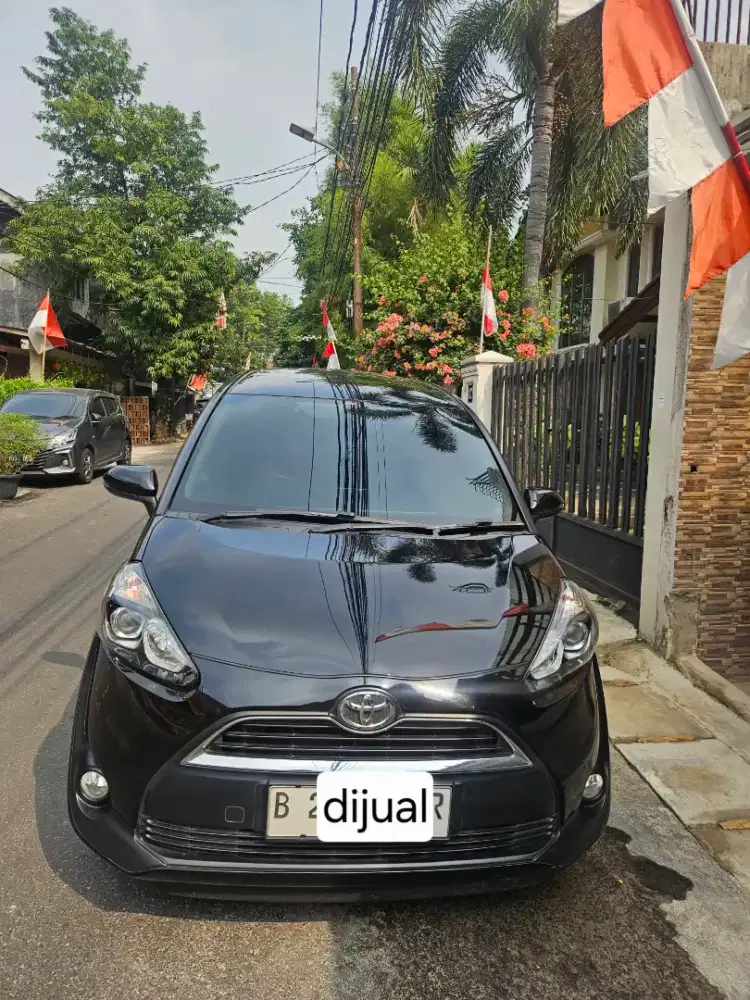 Toyota Sienta matic type V km 48rb low