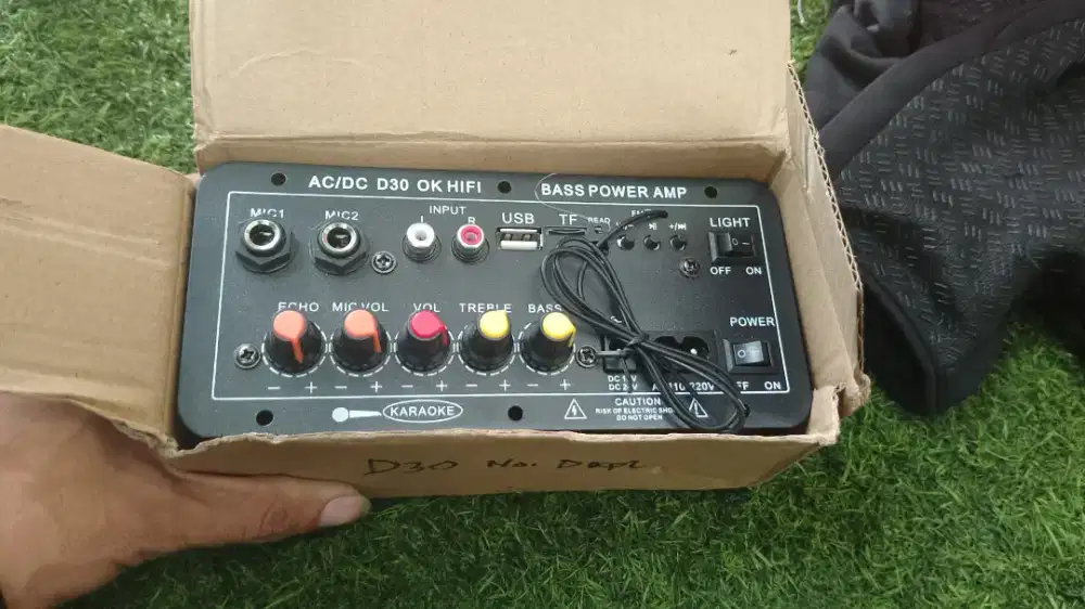 Amplifier karaoke d30