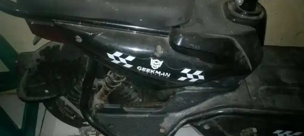 Sepeda listrik merek geekman