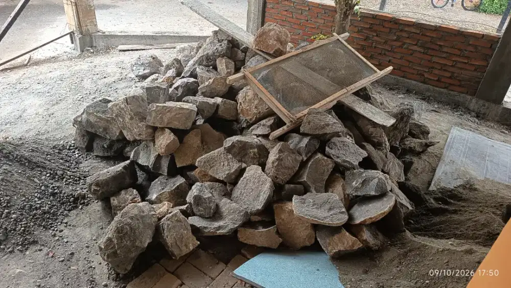 Batu Gunung - Sisa Buat Pagar Rumah (1 Pick L300 Lebih)