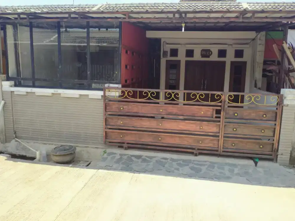 Disewakan rumah ditengah kota...dekat dng sekolah...rumah sal..pasar