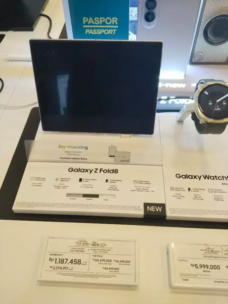 Samsung fold 8 257gb
