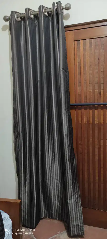 Kain Gordyn untuk jendela kamar atau Tamu