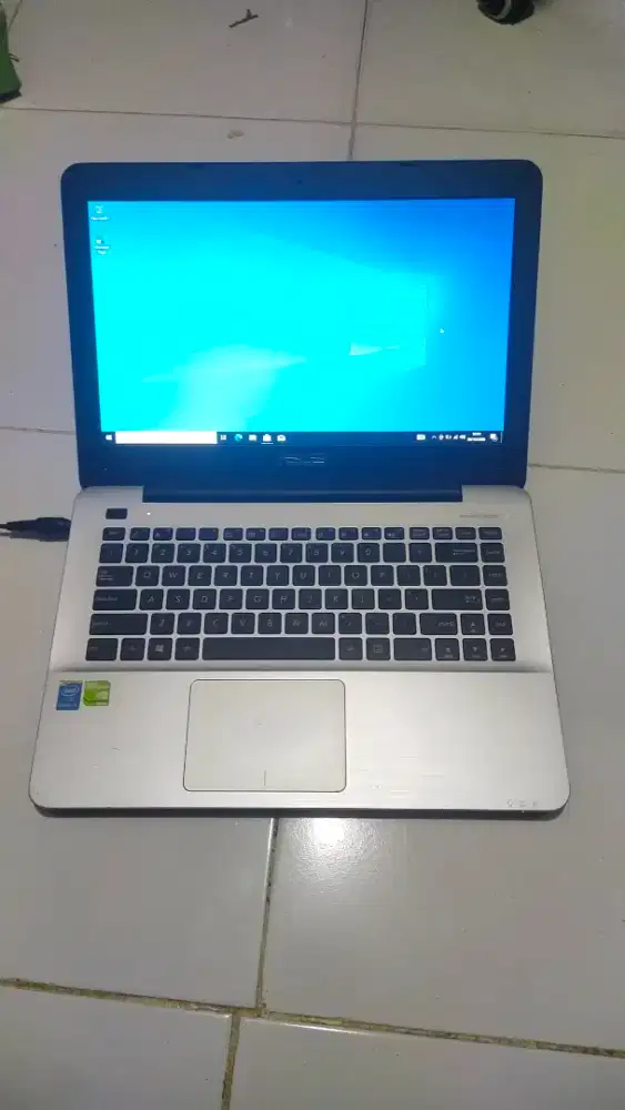Laptop Asus core i3 ram 8