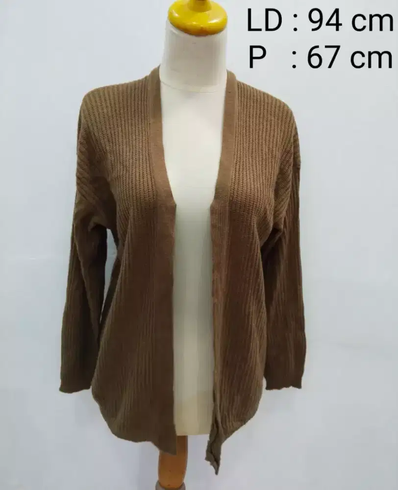 Sweater Cardigan Rajutan Premium Preloved