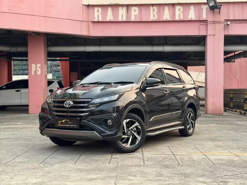 Toyota Rush GR 1.5 AT 2022
