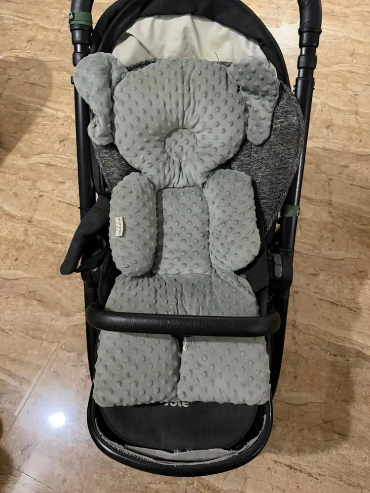 JOIE Versatrax PRELOVED Stroller | Free Sumimo Minky Pad