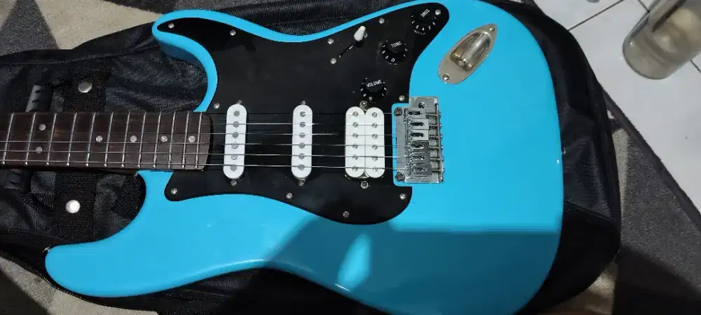 GITAR ELEKTRIK FENDER CUSTOM