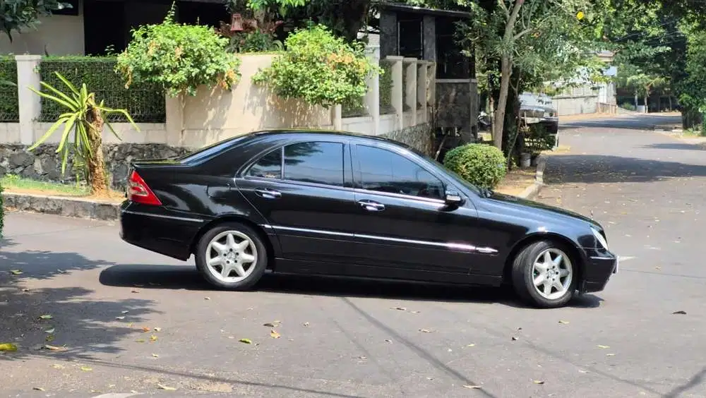 Mercedes-Benz C240 2004 Bensin