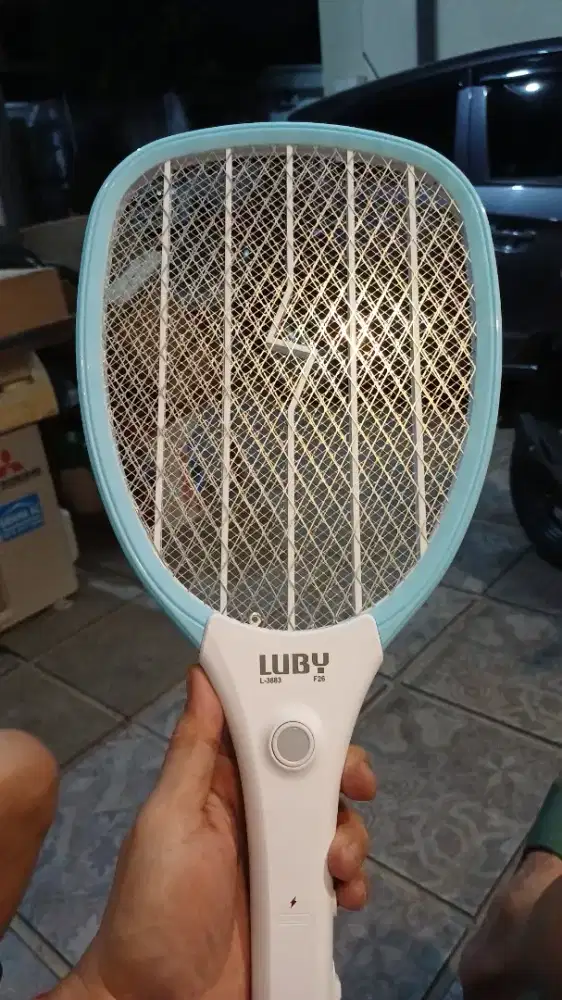 Raket nyamuk Luby