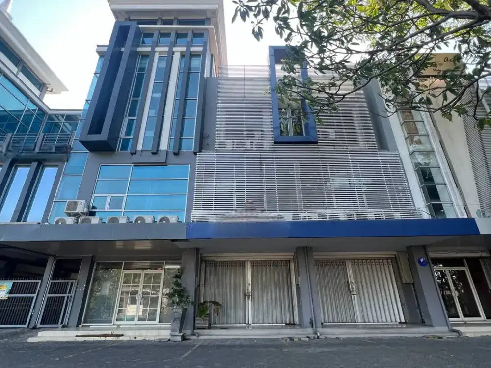 Disewakan Ruko 3 lantai di Jalan Pattimura, Sukomanunggal