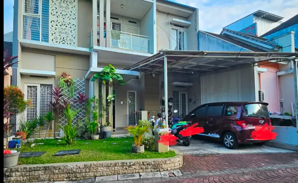 Rumah 2 lantai di perumahan mewah
