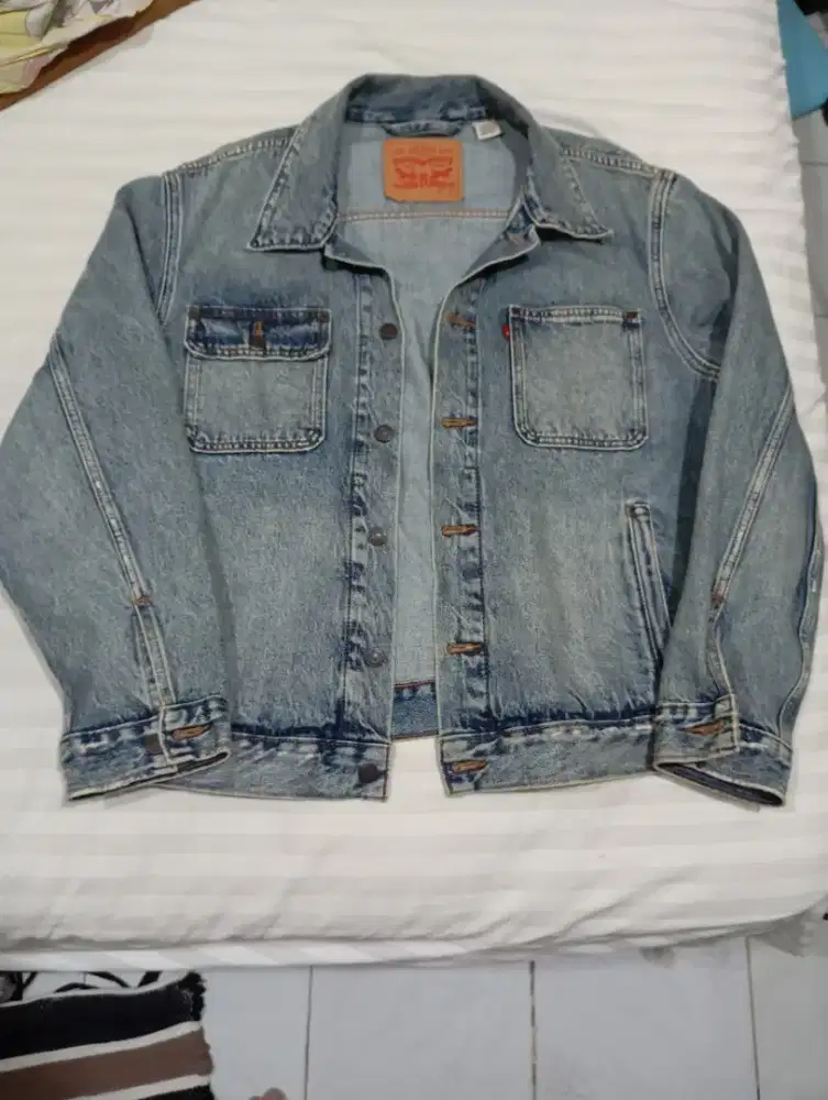 Jacket Levi's 100% original.size L