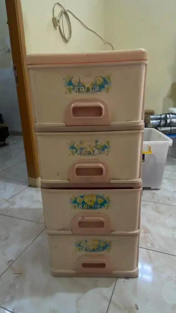 Dijual Lemari 4 Susun & 5 Susun