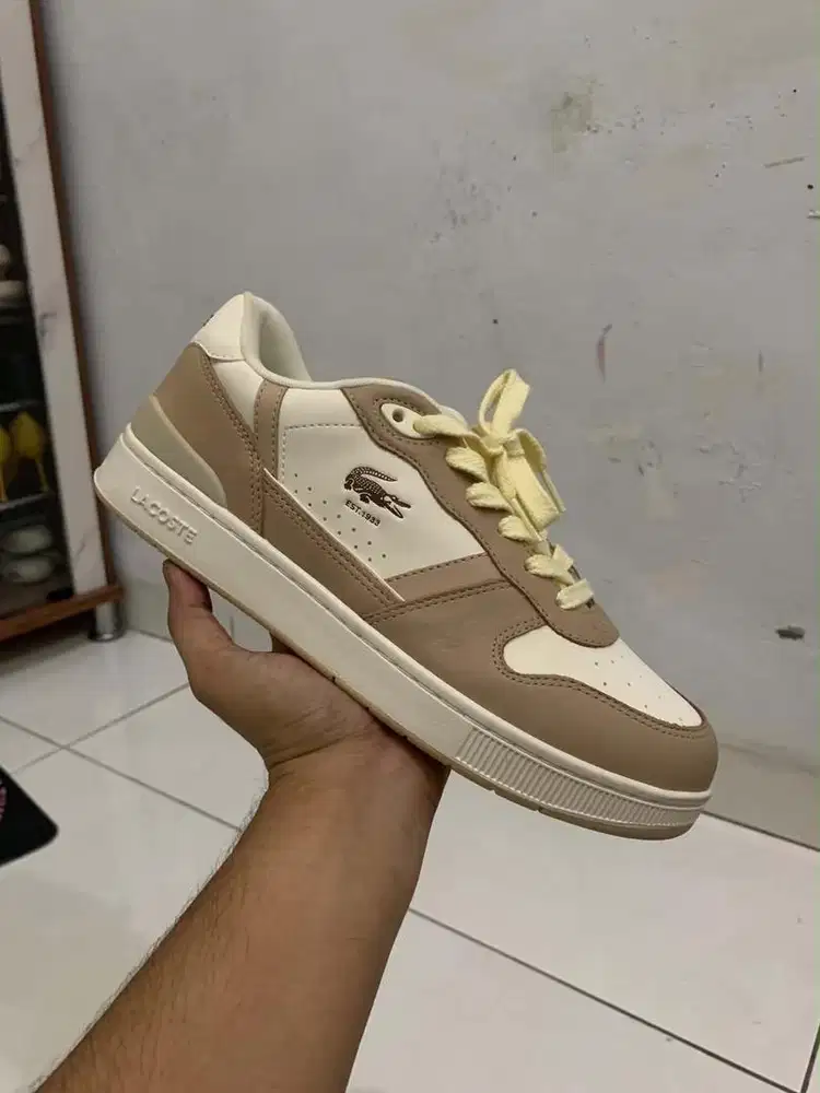 LACOSTE T-CLIP BROWN OFF WHITE