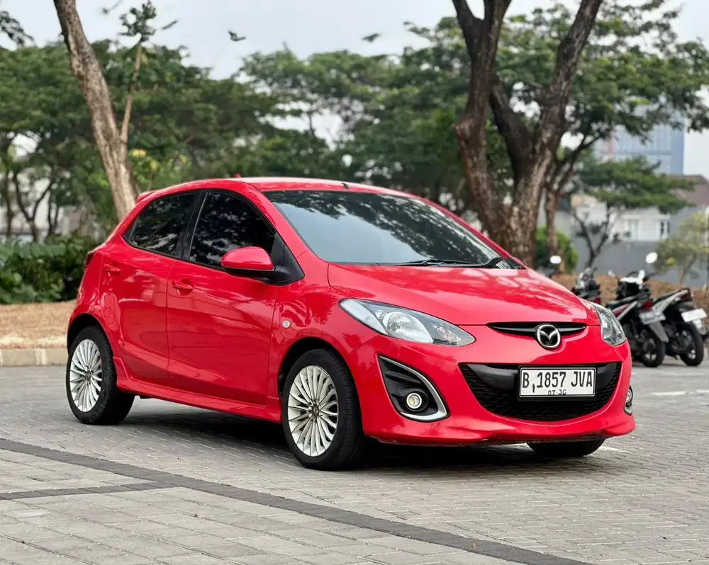 Mazda 2 1.5 R AT 2010 Low KM Pajak Panjang Mulus Terawat Siap Pakai