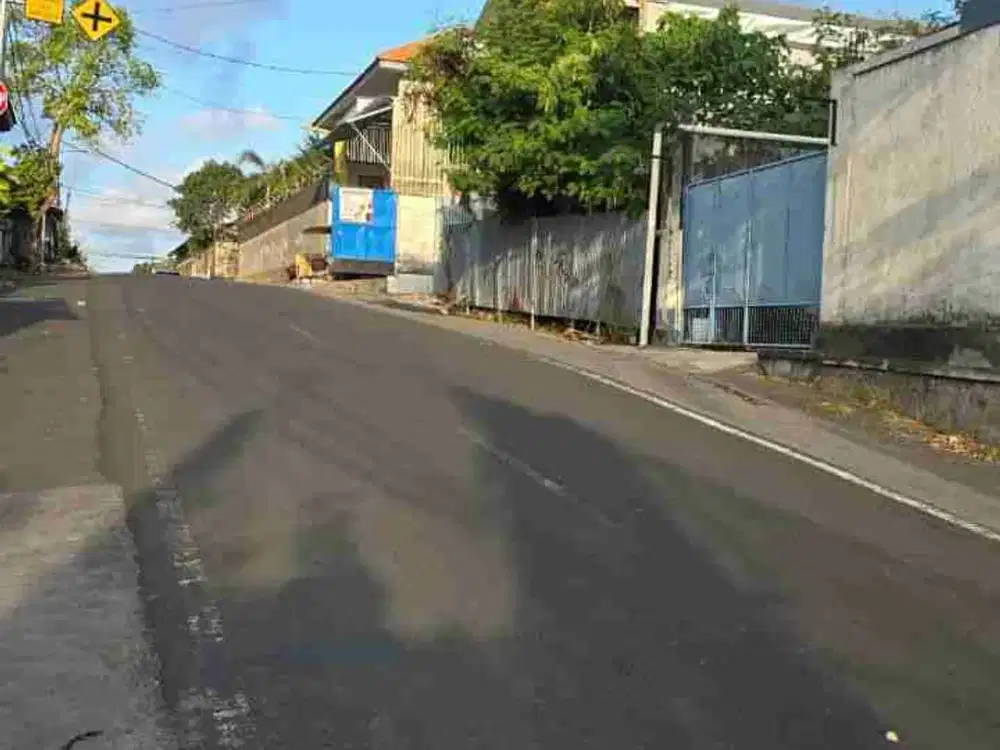 TANAH 3 ARE MUDING KEROBOKAN LINGKUNGAN ELIT
