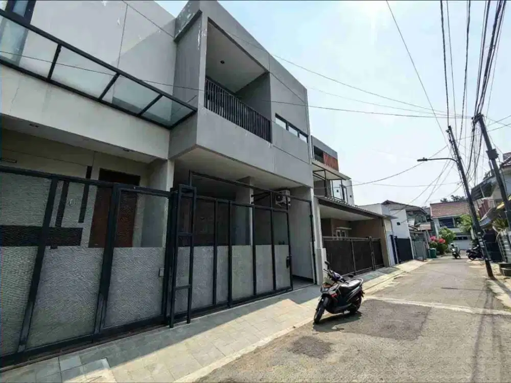 Rumah Full Furnished Dijual di Rawamangun Jakarta Timur 2,5 Lantai, LT 135 m², LB 337 m²
