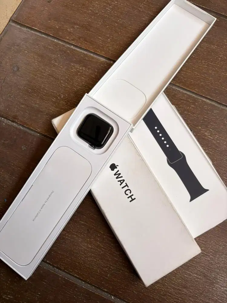 Apple watch series se 3 40mm black garansi