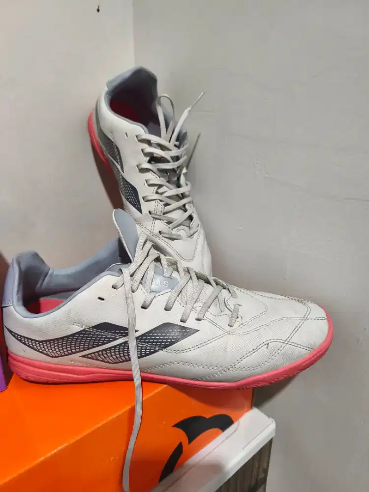 Jual Rugi Sepatu Futsal Size 42