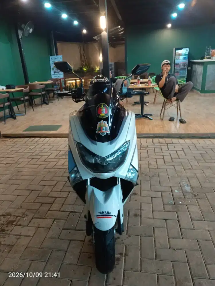 Nmax putih 2017
