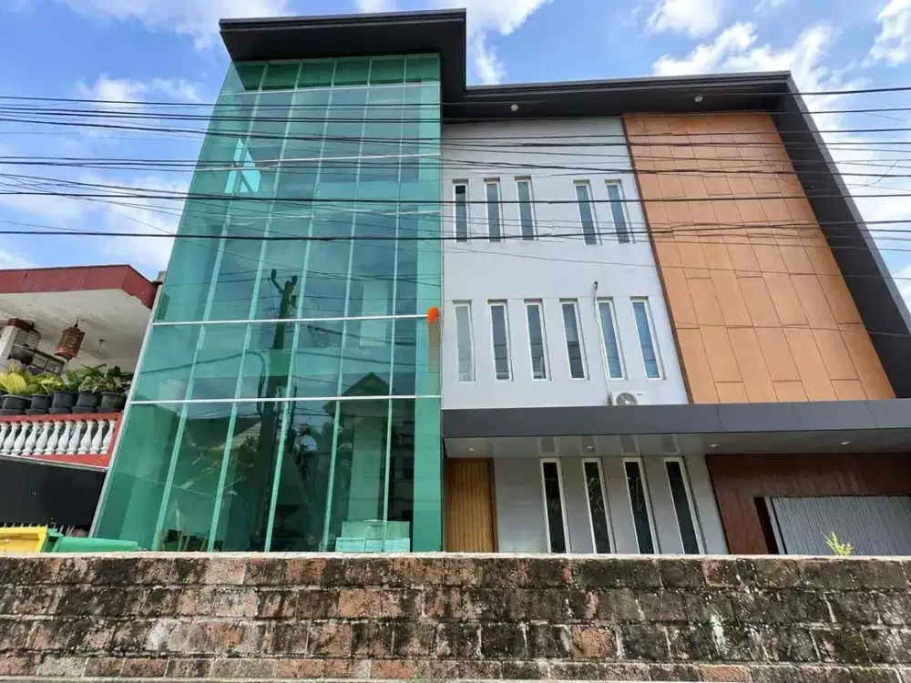 Disewakan gedung strategis ex kantor di depok sleman Yogya