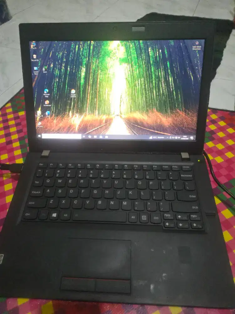 Di jual Laptop LENOVO RAM 8 GB.storage 1TB Normal