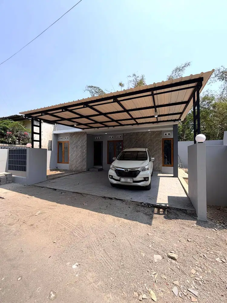 Rumah Strategis dan Luas dekat Jalan Raya Selomartani