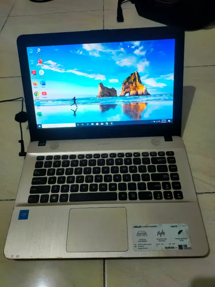 Dijual laptop Asus X441S Intel n3060 ram 2gb HDD 500gb win 10 siap