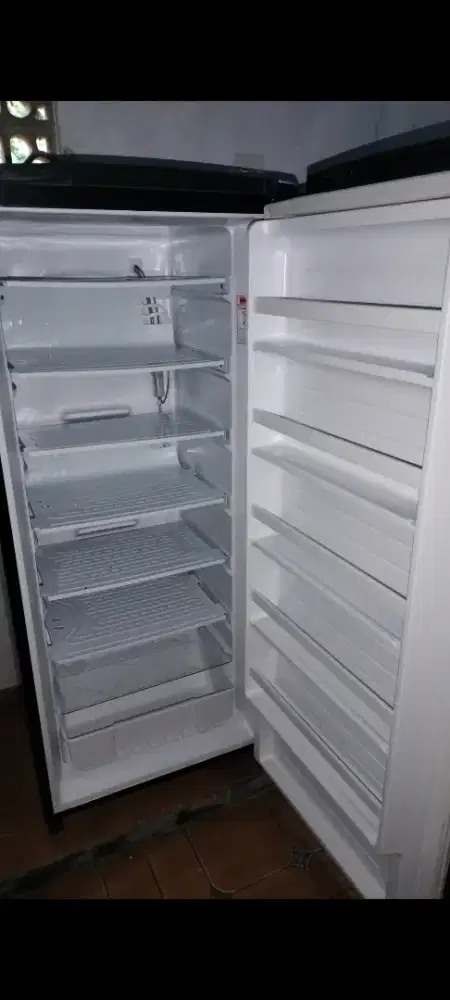 Freezer Aqua bekas