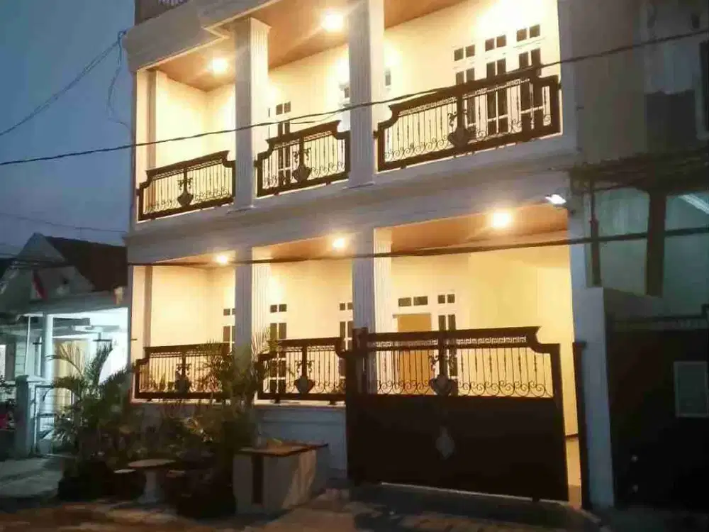 rumah induk + kos elite + kafe Kondisi sudah full pengekos tinggal melanjutkan saja, lokasi premium dalam perumahan hanya 300 m dari kampus, bisa jalan kaki, jaminan selalu full pengekos