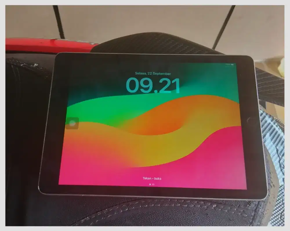 iPad Gen 6 Wi-Fi 32GB Normal Eks iBox (ada dent d Bazel)
