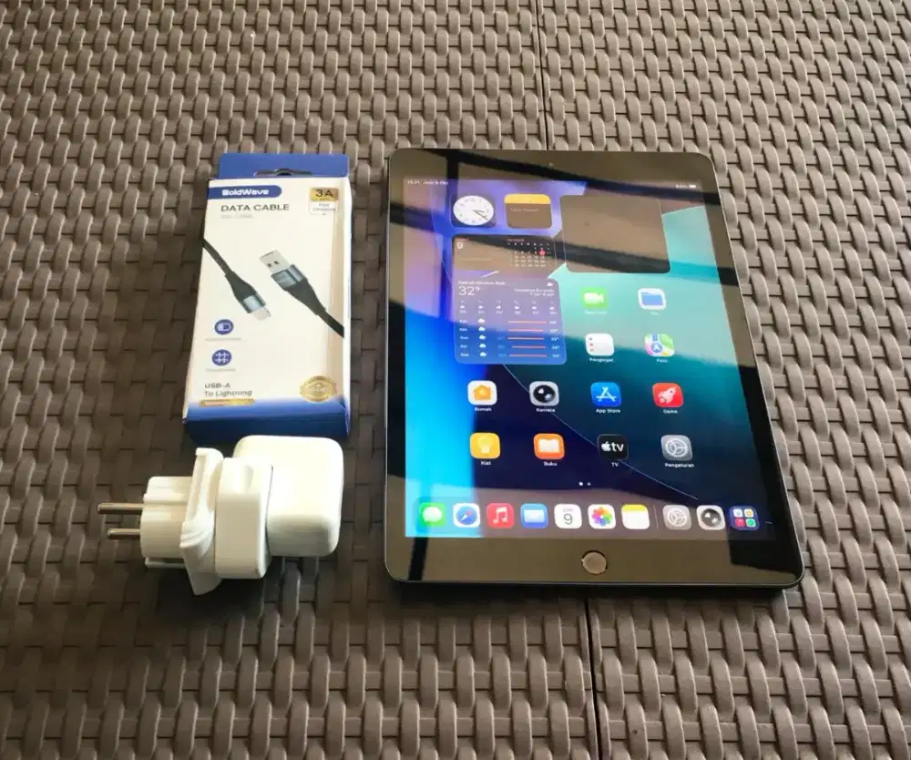 iPad Gen 8th Wi-Fi 32GB Mulus Normal Bebas Reset