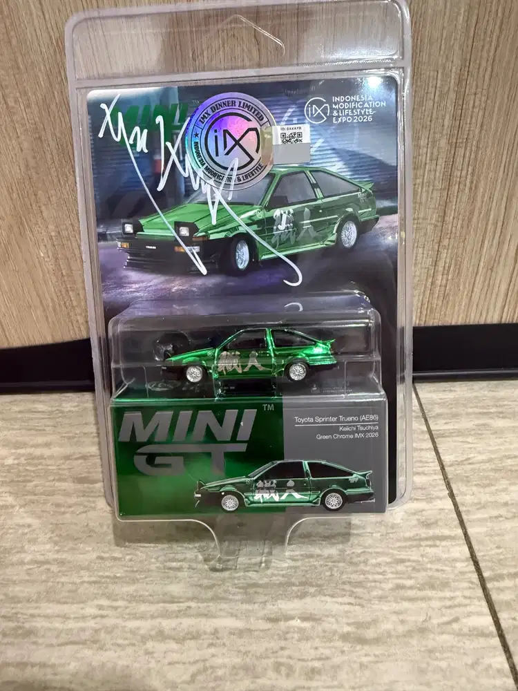 Mini GT Trueno AE86 Signed by Drift King
