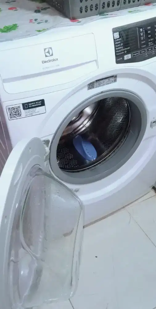 Mesin cuci frontloading Electrolux 8kg seri hijab,like new