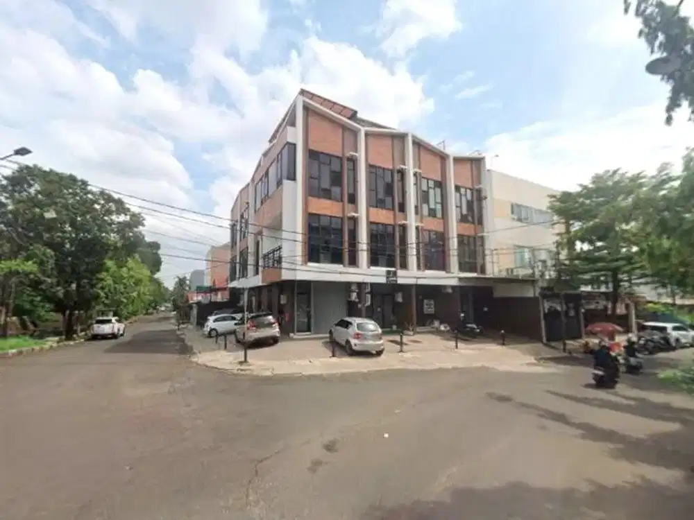 Dijual Cepat Ruko Baru Minimalis Modern di Taman Aries Utama, Puri, Jalan Utama dan Cocok untuk Usaha