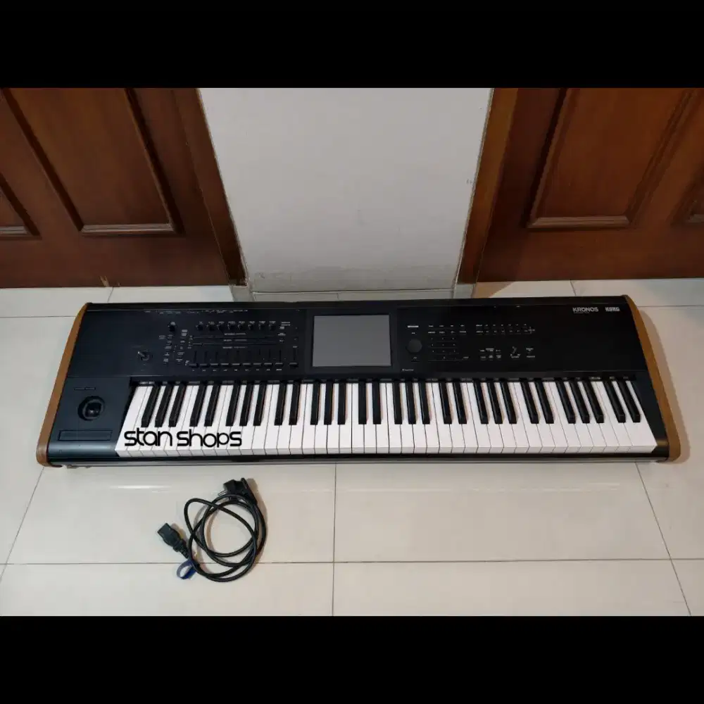 Korg Kronos 2 73 Key Synth Synthesizer Roland Yamaha Nord Fantom MODX