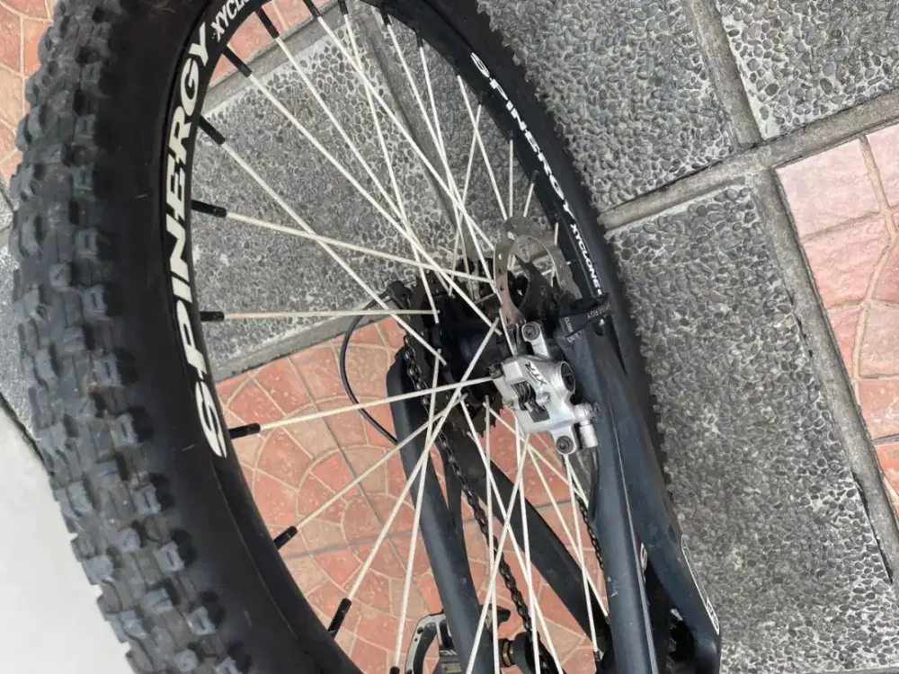 Sepeda MTB legend Santa Cruz ltc