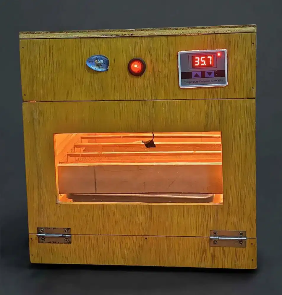 Mesin penetas telur / incubator full otomatis.