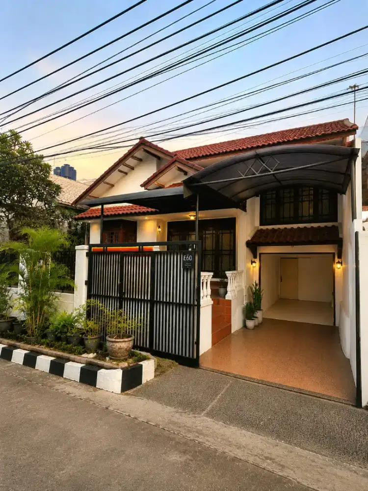 Rumah Dijual Lembah Cinere Depok LT 227 LB 350 SHM 5 KT 2 Lantai