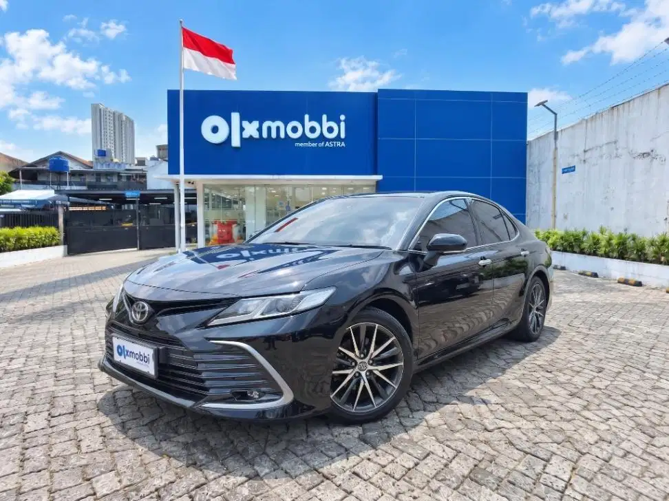 LOW DP Toyota Camry 2.5 V Bensin-AT 2023 BAJ