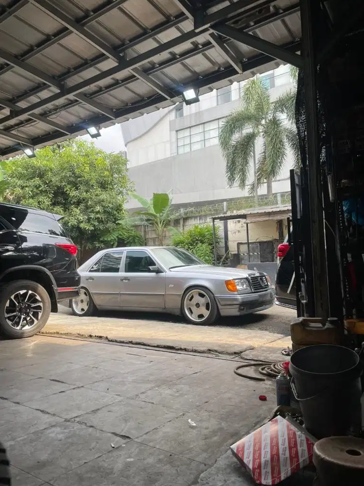 220E boxer masterpiece  w124 93 aT  istimewa siap meet up bkn e220