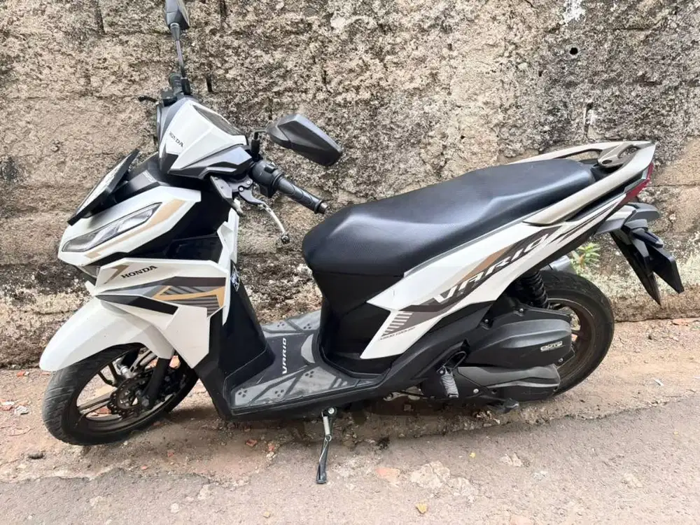 Di jual motor vario 125 gen 2 tahun keluaran 2022