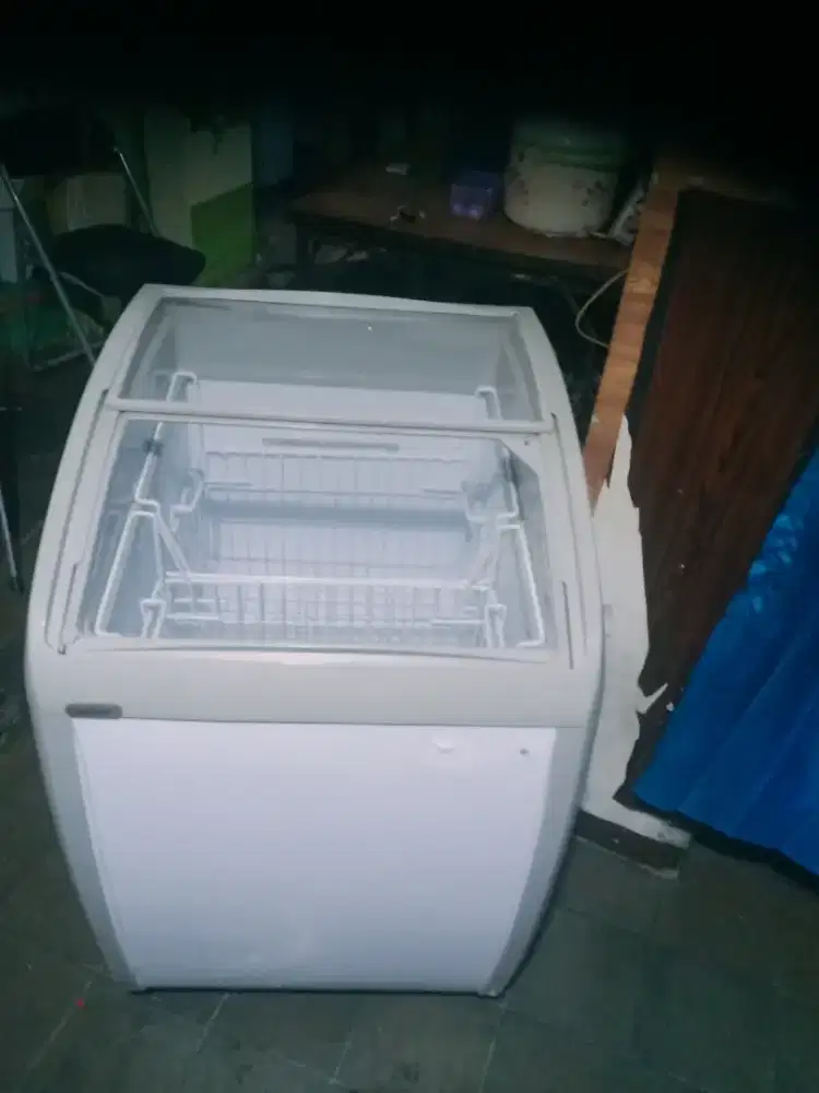 Jual frizer sleding Merk Haier kapasitas 162 liter dingin beku normal