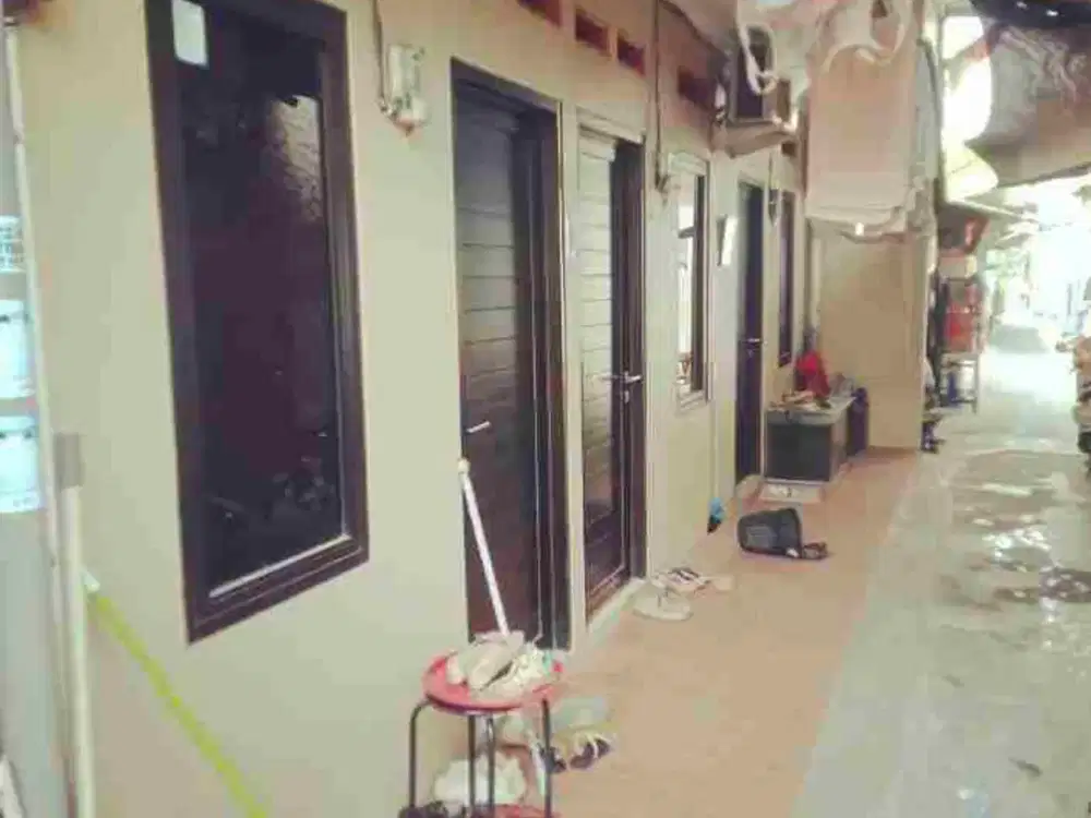 Dijual kontrakan 2 pintu di Cipondoh tangerang Kota
